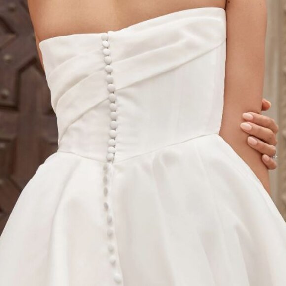 MODERN LUXE STRAPLESS BALLGOWN WEDDING DRESS WITH LEG SLIT - Picture 3 of 9